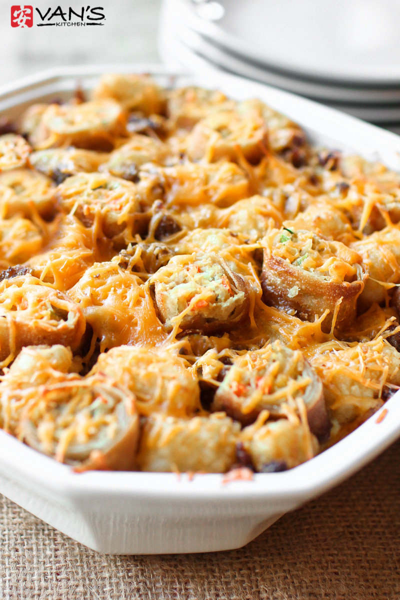 Cheesy Egg Roll & Tater Tot Breakfast Bake - Van's Kitchen